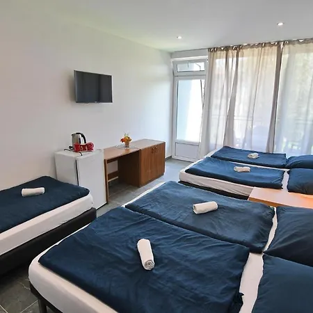 Na Zemplinskej Sirave Az Pre 35 Ludi