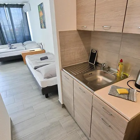 Na Zemplinskej Sirave Az Pre 35 Ludi * Kaluža