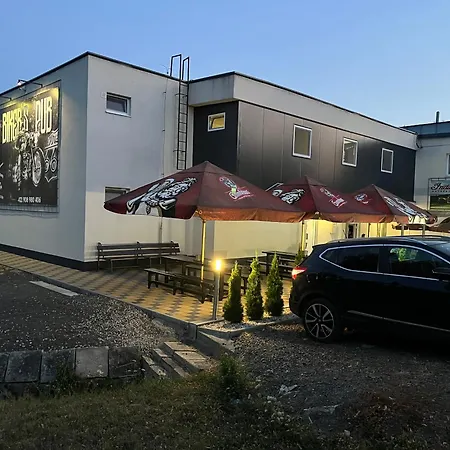 Na Zemplinskej Sirave Az Pre 35 Ludi